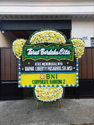 Papan Bunga Duka di Lumbir